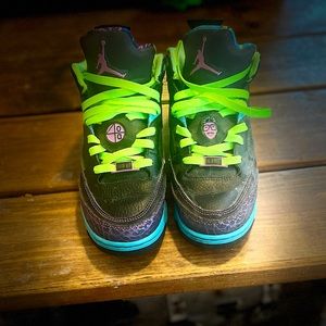 Son of Mars Jordan’s. Size 5.5 youth but fits women’s 6.5.